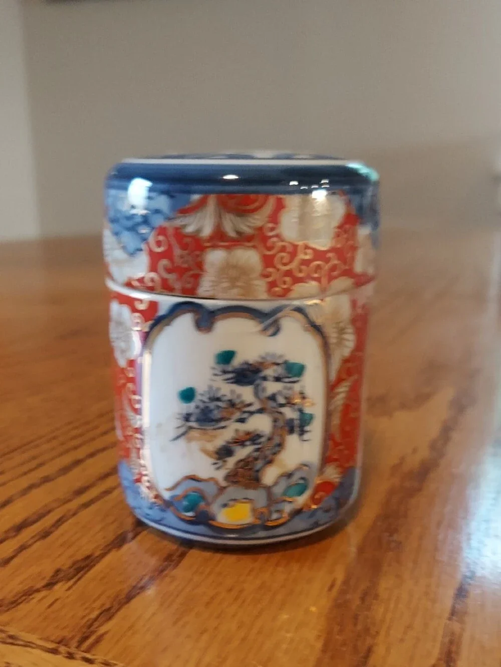 Vintage Japanese Imperial IMARI Jar With Lid